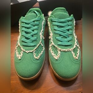 Fashion Nova Size 8 Sneaker New In Box, Green With White Lace Detailing